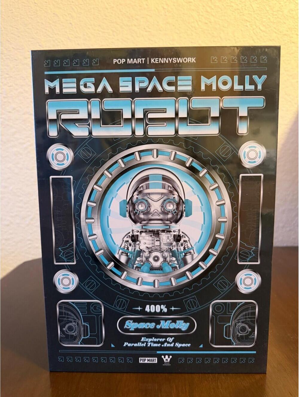 Mega Space Molly Robot Super Limited Only 500 Produced Worldwide Authentic- NEW! - Picture 2 of 9